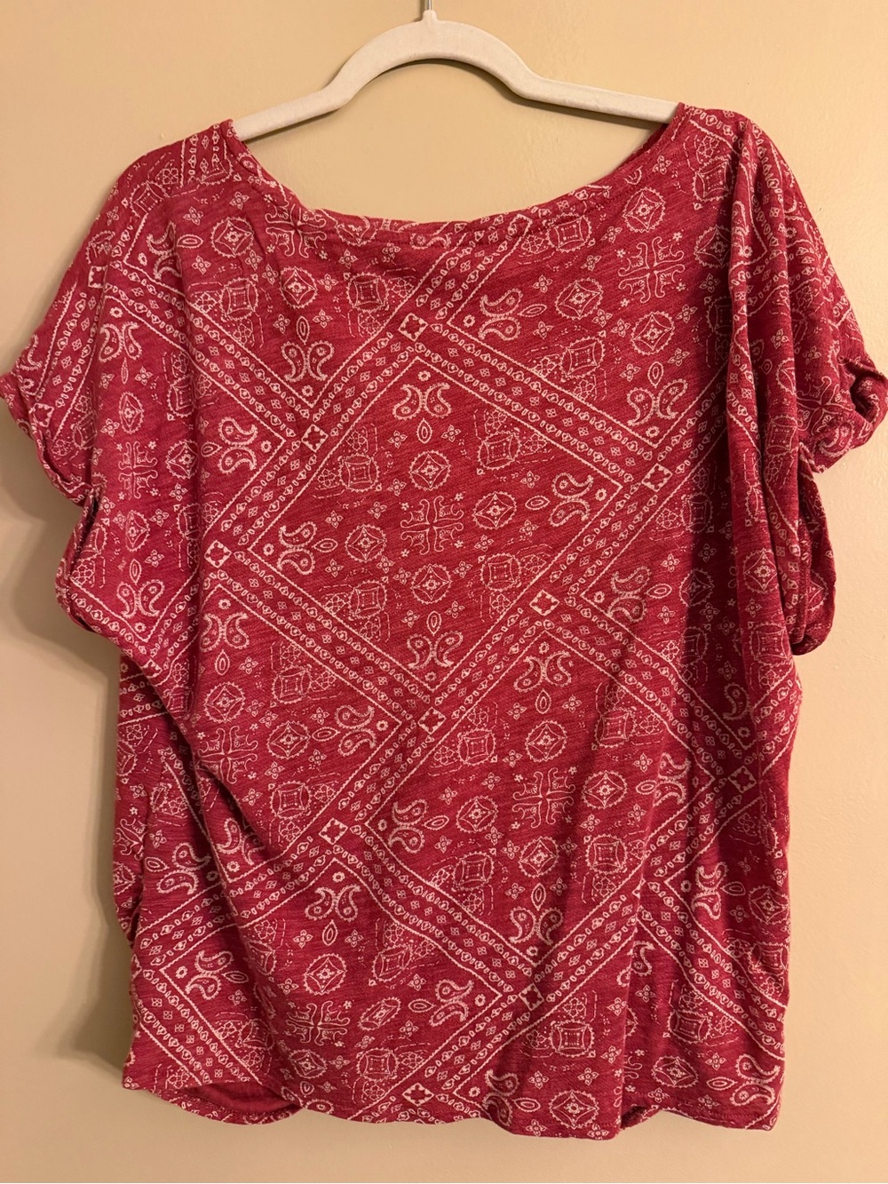 Lucky Brand Red Bandana-Print Knot Front Short Sleeve Tee - Picture 2 of 4